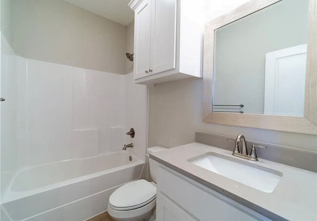 Building Photo - 2 story custom home  Available 9/24/25