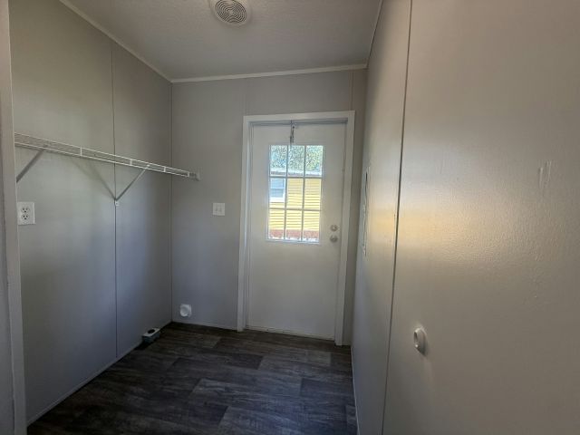 Building Photo - 9711 Polak Dr