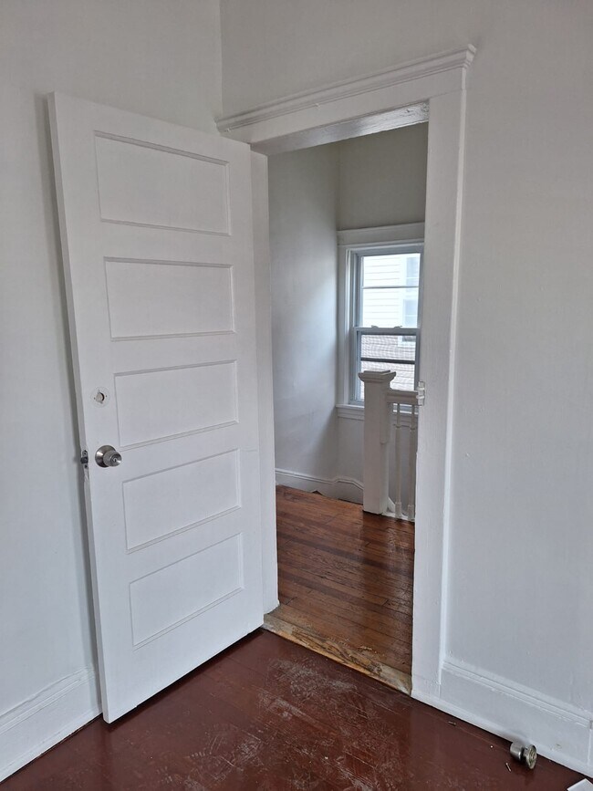 Building Photo - 18 Lowden St
