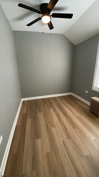 2nd bedroom - 9243 S Manistee Ave