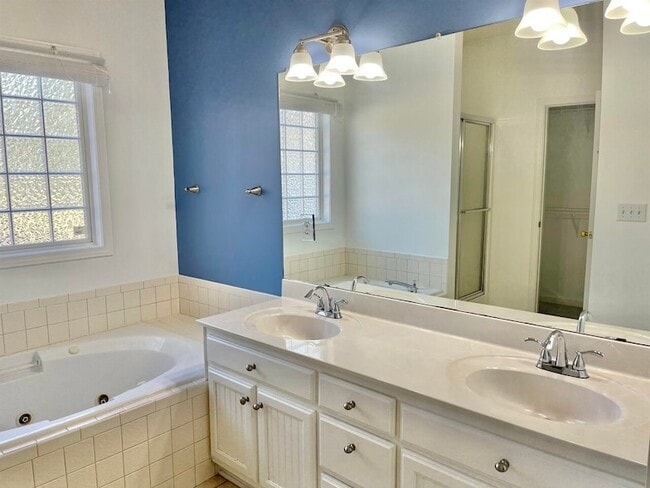 Building Photo - 172 Baldwin Ct