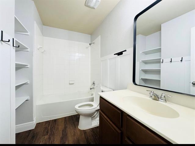 Building Photo - 2112 Shady Glen Trail
