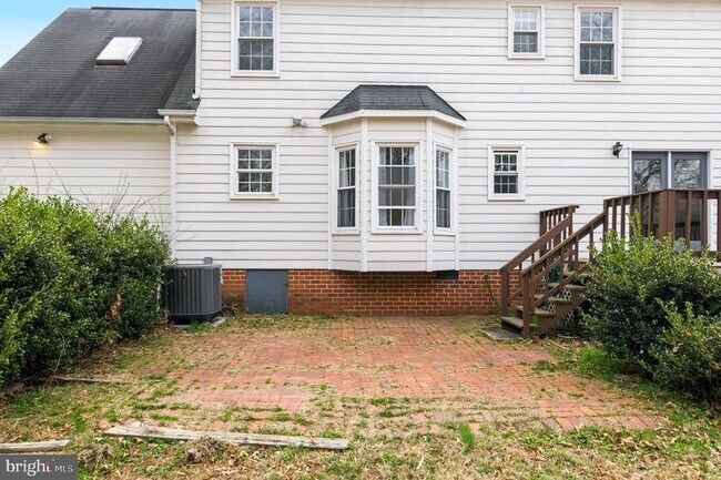 Building Photo - 2009 White Lake Dr