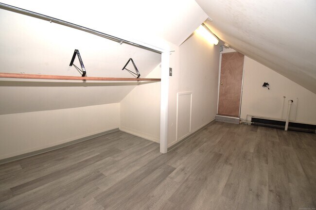 Building Photo - 28 Drive Way