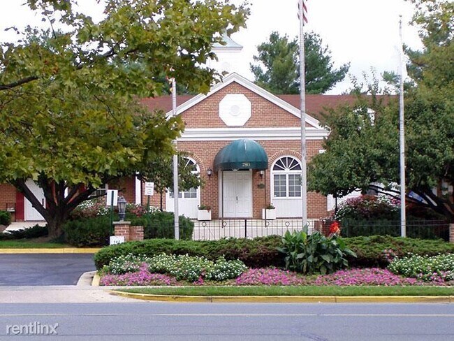 Building Photo - 762 Quince Orchard Rd