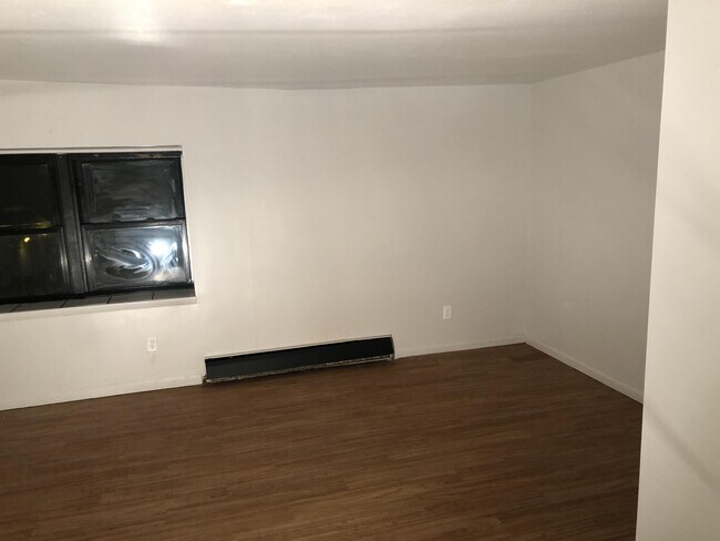 Building Photo - 14424 Morse St