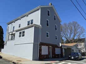 Building Photo - 490 Buffinton St