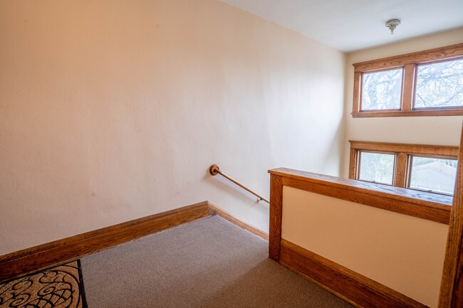 Building Photo - 1110 W 25th St