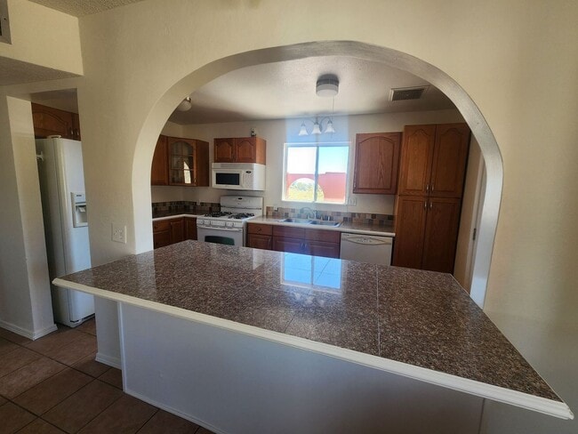 Building Photo - COMING SOON!! LARGE 3 bedroom home