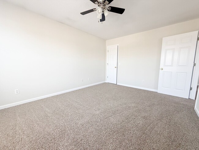 Building Photo - 430 W Stevens St