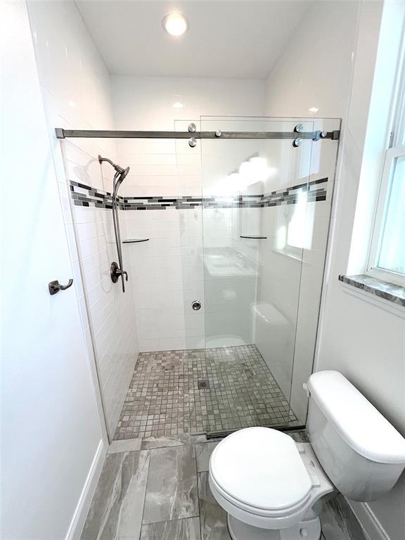 Building Photo - 10 Emmons Ln