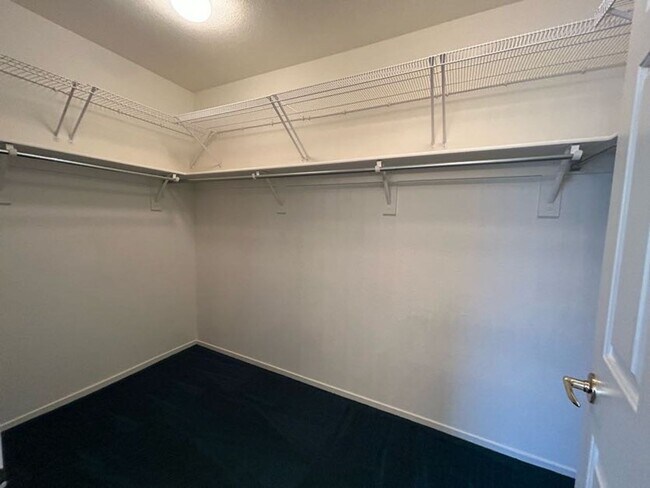 Building Photo - A Fabulous 3 Bedroom Home in Seven Hills