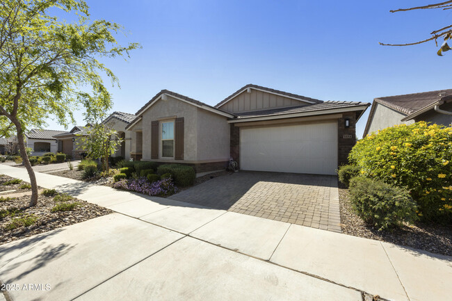 Building Photo - 5854 S Del Rancho