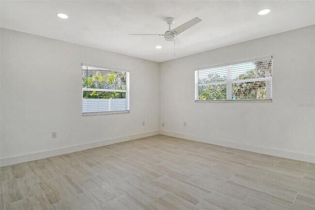 Building Photo - 913 Key Way