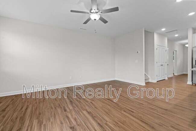 Building Photo - 71 Village Edge Dr