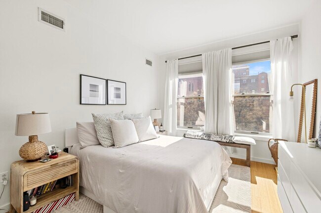 Building Photo - 234 10th St