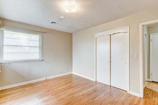 Building Photo - Spacious 3-Bedroom Home with a Fenced Yard...