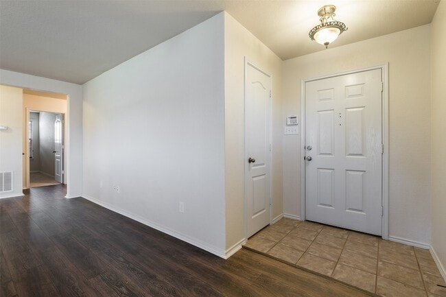 Building Photo - 3917 Mantis St