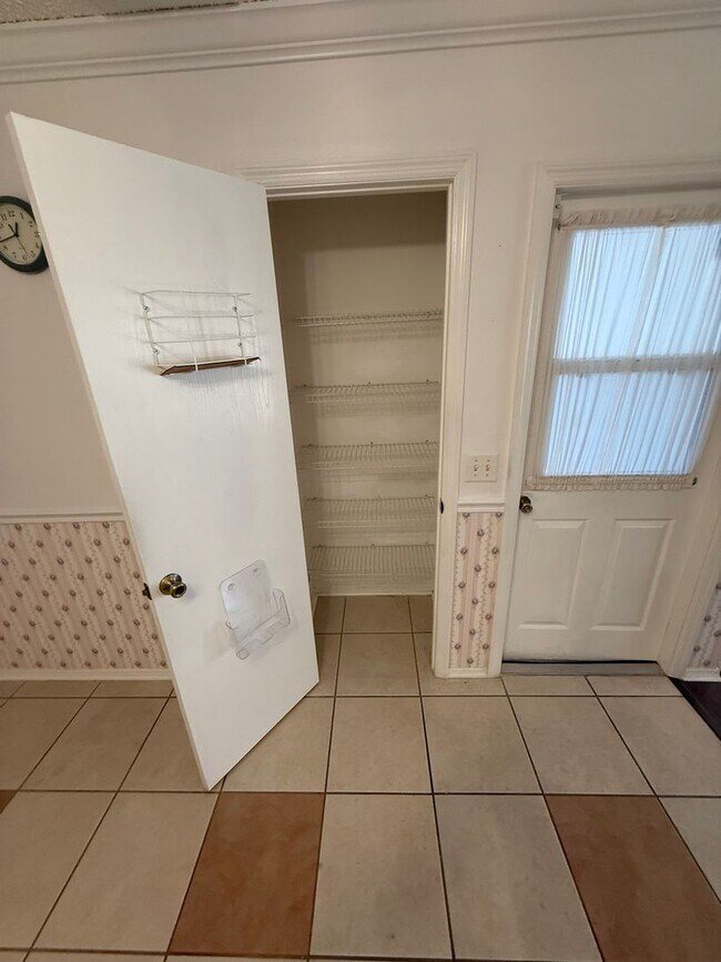 Building Photo - 2829 Burgos Dr