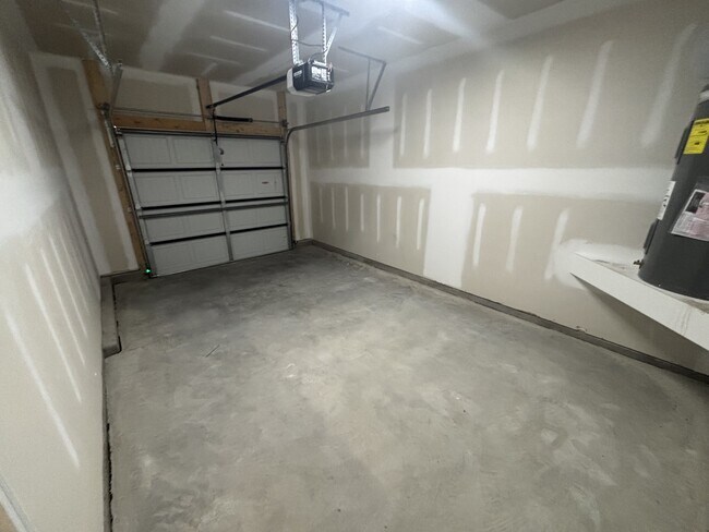 Building Photo - 610 S Blackmon St