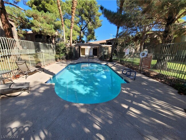 Primary Photo - 2121 Blue Breeze Dr