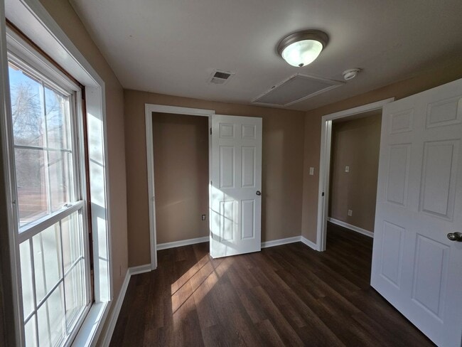 Building Photo - Beautifully Updated Home on a Quiet Dead-End Street – A Must-See Rental!