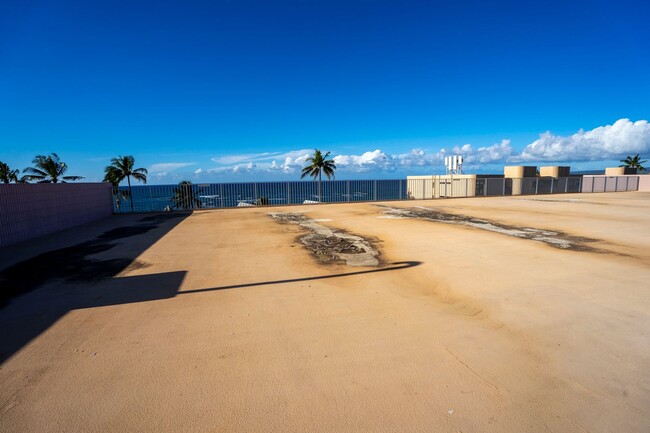 Building Photo - Mokuleia Sands