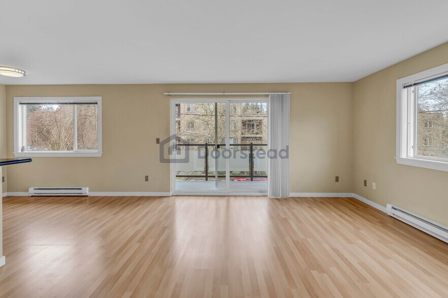 Building Photo - 845 NE 125th St