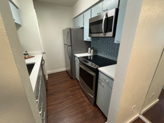 Building Photo - 4020 Holland Ave