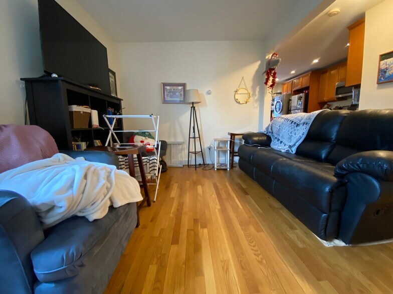 Building Photo - 11 Leverett St