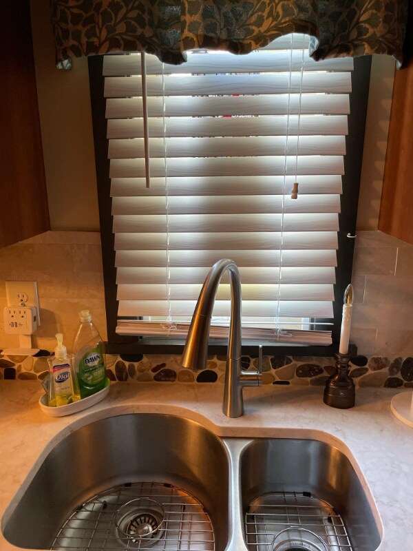 Building Photo - 2180 Yellowtail Rd