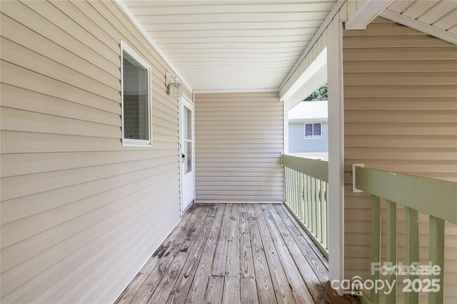 Building Photo - 1596 Eagles Pl