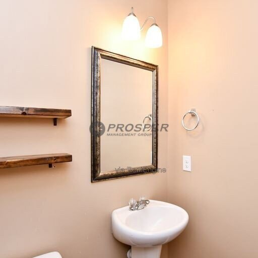 Building Photo - 248 Elmhaven Dr