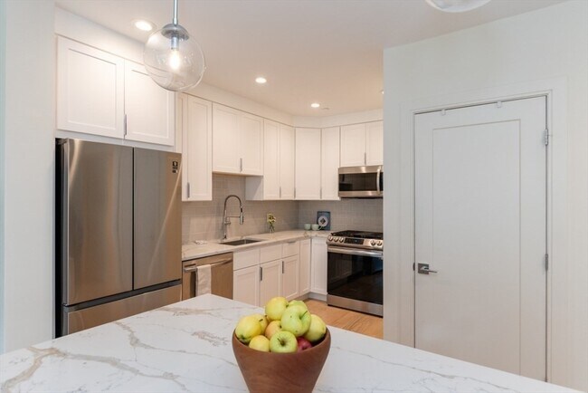 Building Photo - 69 Lubec St