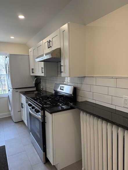 Kitchen - 12 Thomas Pl