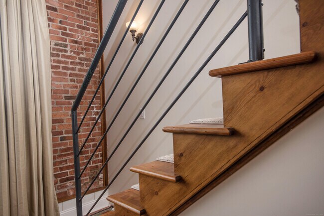 Building Photo - 149 Water St