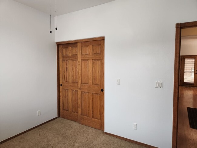 Building Photo - Furnished Bison Cove - 2 bed / 2 bath - Furnished Unit