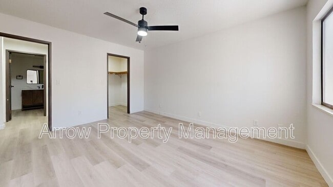 Building Photo - 207 E Arbor Ave