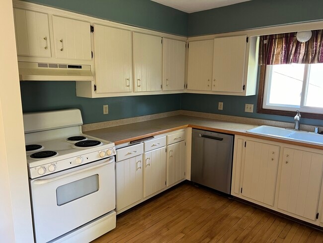 Kitchen - 1st floor - 2015 Kilps Dr