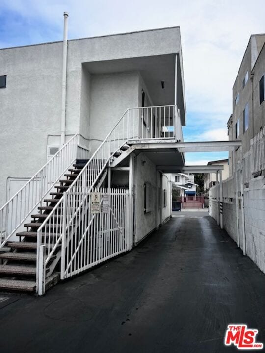 Building Photo - 815 S Ardmore Ave