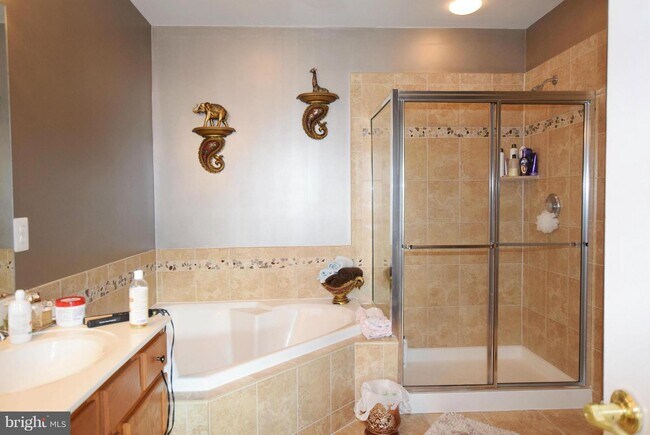 Building Photo - 19267 Winmeade Dr