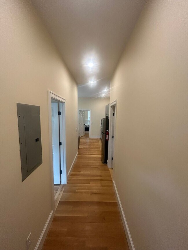 Building Photo - 416 Pearl St