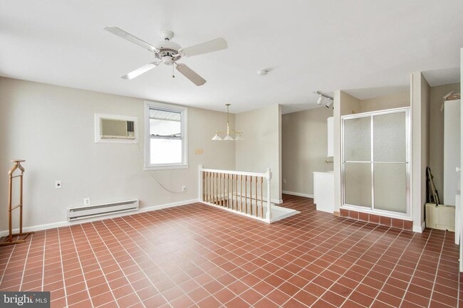 Building Photo - 6561 Shady Side Rd