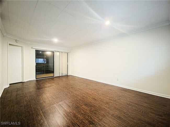 Building Photo - 15125 Parkside Dr