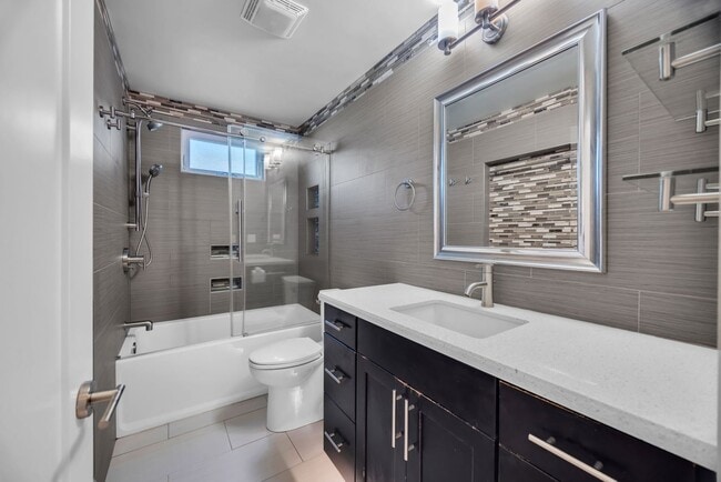 Building Photo - 1276 S Nahale Pl