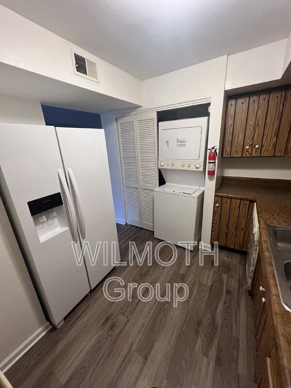 Building Photo - 1320 Millerwood Ct