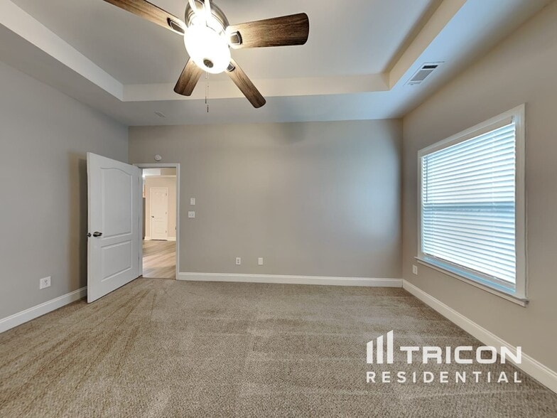 Building Photo - 1221 Heartwood Ave