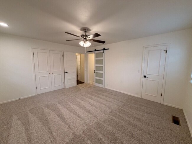 Building Photo - Rollingwood Neighborhood