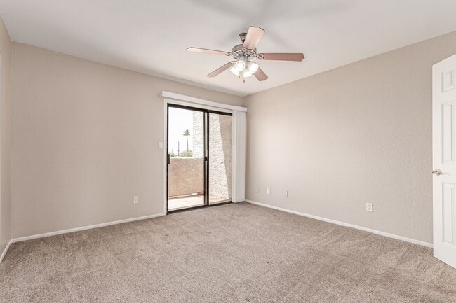 Building Photo - Awesome 2-Level Condo in Prime Scottsdale ...