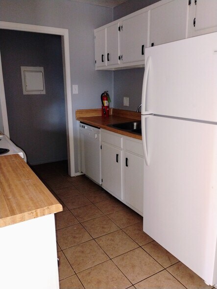 Building Photo - 5275 Kimberlin Ave